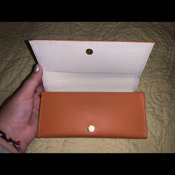 Tory Burch Sunglasses - Picture 3 of 7